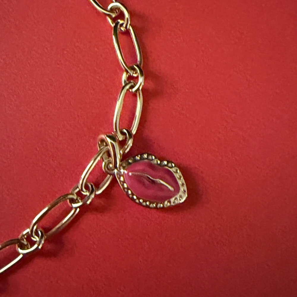 Kendra Scott Gold Chain Bracelet Valentines charms - Picture 4 of 4